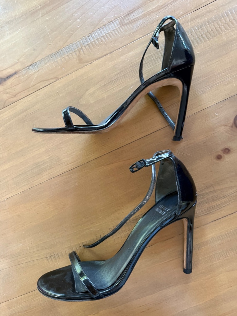 Stuart Weitzman - Picture 7 of 13